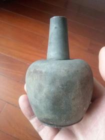 截口的长颈小锡瓶（有款）