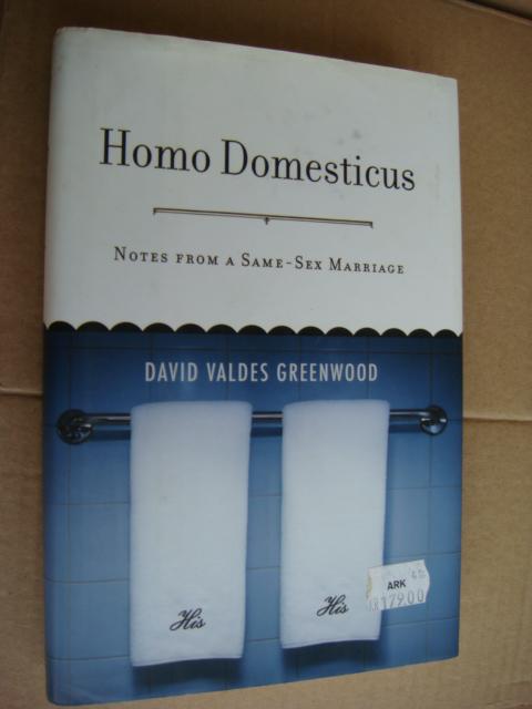 HOMO DOMESTICUS: NOTES FROM A SAME-SEX MARRIAGE 英文原版 精裝+書衣 20開 品好