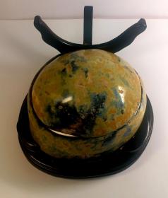 纯天然水晶聚宝盆: 净:直径15cm,高6cm，重2149克。天然水晶精品，保真。！！！
