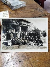 1948年金陵女子大学――老师和学生合影照片