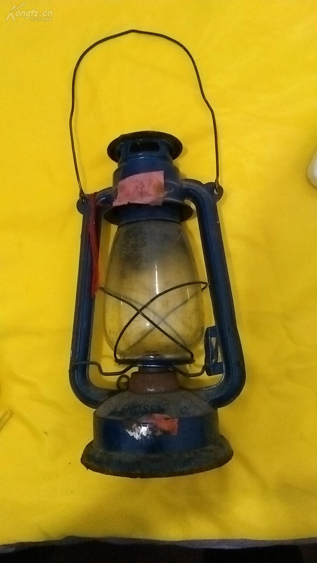 老式桅杆灯一个,品还算不错,高约31厘米(感恩大回馈,全场一件包邮)