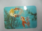 1977年 年历卡 一张 封面是料器 金鱼图案 北京工艺美术服务部出品 尺寸9/6厘米