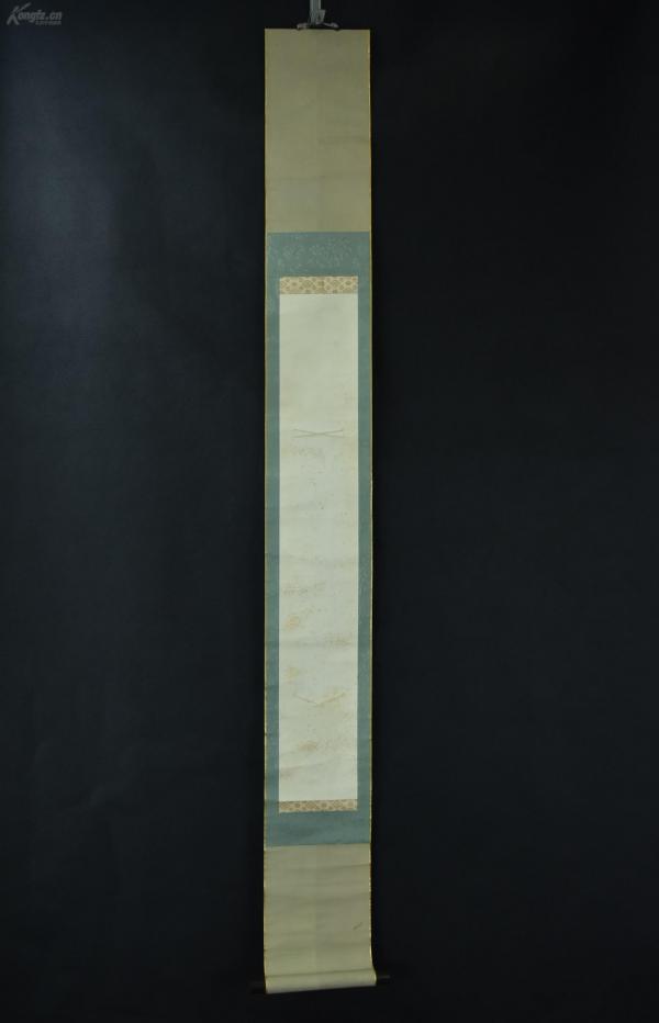 （VH3095）纸本《日本色纸挂轴》空轴 立轴一幅 绫裱 两侧木轴头完整 画心尺寸：34*6.5CM 立轴尺寸:121CM*14CM，品相如图