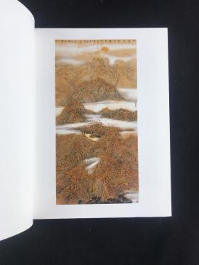 著名水墨京剧人物画家 李文培致郭-庆-璋签赠本《中国艺苑 · 李文培京剧人物作品选》平装一册、著名书法家、中国书法艺术研究院副院长 王明泽致刘-冰签赠本《当代中国画名家作品集-王明泽》精装一册、旅美著名油画画家 李全武签赠本《修行与传承》精装一册 HXTX307737