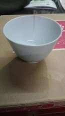 明代瓷杯一只   豆青色釉   胎特别薄  五公分左右  包老包真