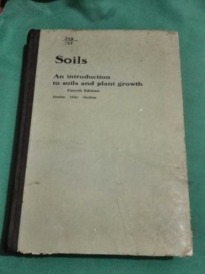 [英文原版]Soils：An introduction to soils and Plant growth. Fourth Edition土壤：土壤和植物的生长导论.第4版（精装）馆藏