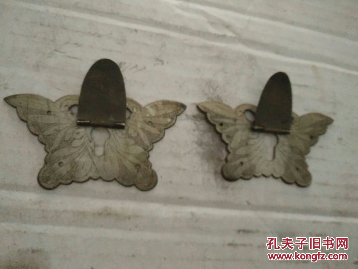 清代白铜刻蝴蝶形铜件一对