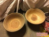 江西南丰出土宋代土窑龙泉碗一对，螺旋胎厚实无比，釉不及底，略有土蚀。口径16厘米，博物馆级珍品。