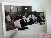 新华社照片六届人大五次会议上李鹏与北京市代表同志报告