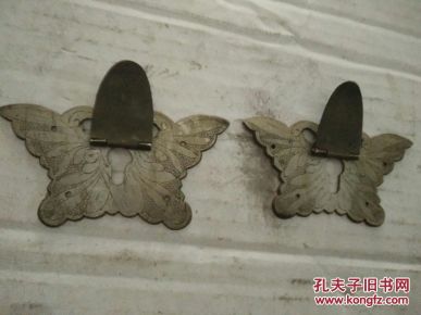 清代白铜刻蝴蝶形铜件一对