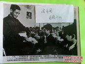 江西省新余市罗坊中学退休教师蒋国珍自费购买图书送给贫困优秀学生