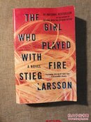 THE GIRL WHO PLAYED WITH FIRE STIEG LARSSON  【 正版品好 实拍如图 】