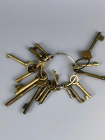 一串古代铜钥匙