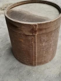民国时期木制帽盒，33*31没有破损，品相如图