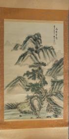 日本回流设色画《手绘  绢本 山峰重叠》装裱立轴一幅，装裱后整幅尺寸为188*77厘米左右，手绘绝非复制品！！！