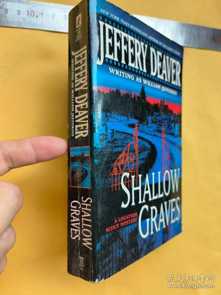 英文        Shallow Graves