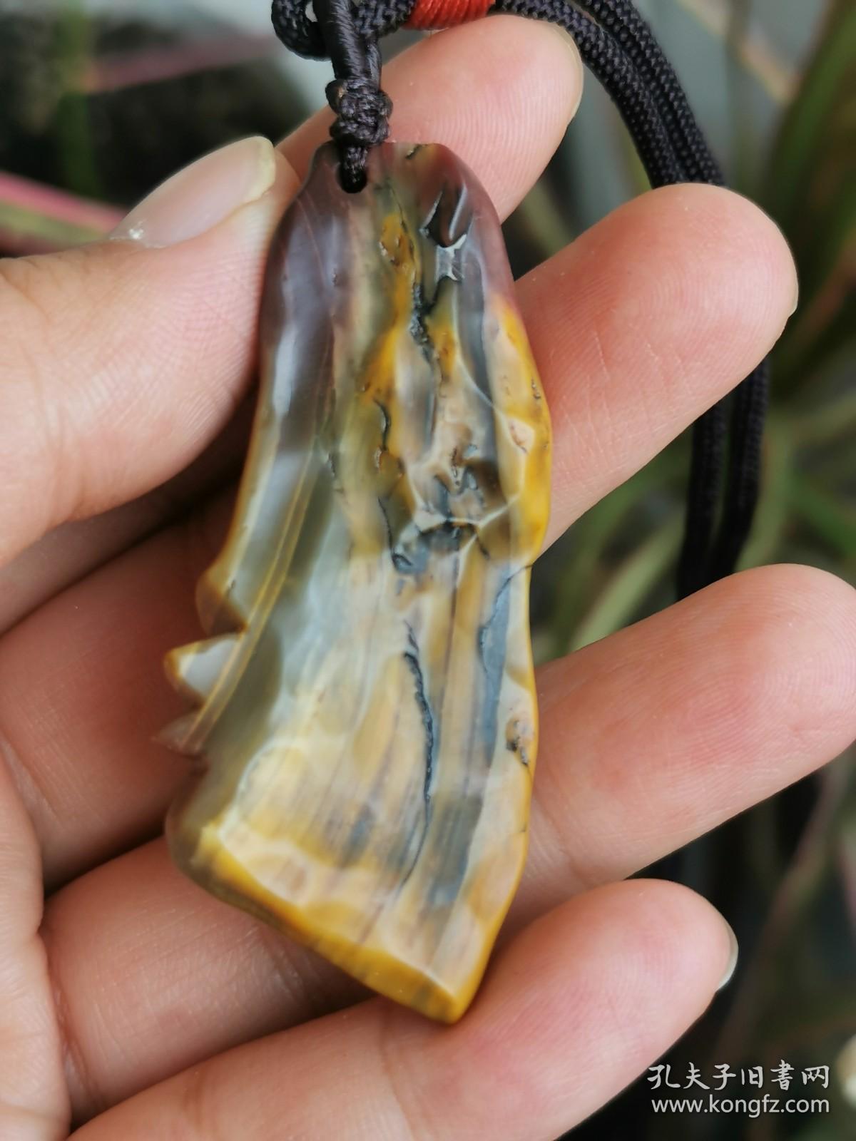 阿拉善彩玉原石雕刻吊坠