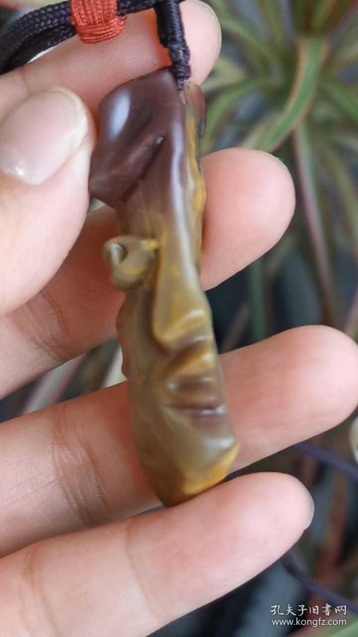 阿拉善彩玉原石雕刻吊坠