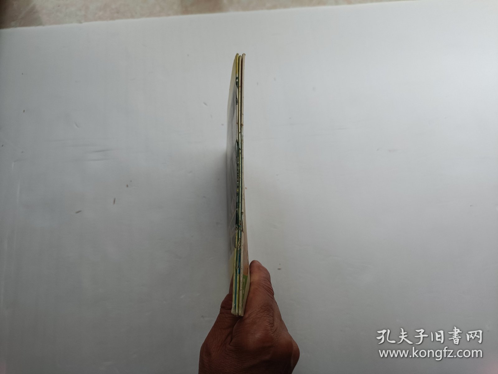 小朋友（1993年3.5.6册）共三册合售、页数全、第3册书的后封页上面有点破、3册书都有点受潮、请自己看淸图、售后不退货