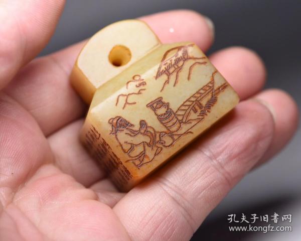 和田玉玉印
规格：3.7x3.5x2.5cm   重67克