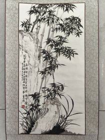 2411号卷轴国画墨竹 竹石图 画心68×34cm 作者：罗聘（款） 长忆前朝李蓟丘，对君天下擅风流。百年遗迹留人世，写破湘潭梦里秋。两峯子罗聘画于欎山下。藏印：药翁（唐云）