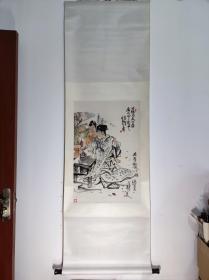 1088号卷轴国画写意人物故事 共剪西窗烛 画心尺寸45×68.5cm 作者：尉晓榕 出处2006-04-16 下午浙江中财拍卖公司 中国书画拍卖会 2006春季大型艺术品拍卖会 0522 尉晓榕 月下剪刀 立轴