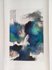 1060号卷轴国画写意泼墨重彩青绿山水瀑布人家 画心尺寸46×69cm 作者：张大千 瀑落空山野寺颓,青城归梦接峨眉。十年故旧凋零尽，独立斜阳更望谁。 庚子十二月望 大千爰写