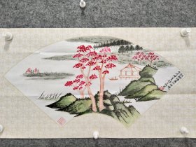 sc056号国画山水 红树绿茵似仙境 66×34cm 作者：杨月明 1935.06.15，女，笔名莫冰，生于上海。1961年南京大学毕业后，分配至新疆哈密地区师范学校任教，职称为高级教师。退休后定居昆山。昆山老年大学书画班。环球翰墨文化艺术院书画创作研究员