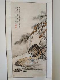 97号卷轴国画写意人物 松荫高士图 画心97×45cm 作者：陈云彰 陈少梅 松依泉绕发幽情，试从静里闲倾耳,便觉冲然道气生。 出处2000年高级宣纸挂历 陈少梅画选5 6月份页面