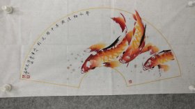 sh190号国画写意鱼虾 红鲤鱼 击水动波澜 其中难见影 68×34cm 作者：陈设 1950年7月生，上海市人，现为上海市老年书画协会会员，苏州泰伯书画院特聘艺术顾问及特聘画家，作品曾获2018年第四届全国美术大赛三等奖