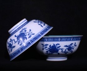 清雍正青花三果纹碗一对，高7.4×16.7厘米
