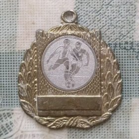 1994年宽4.8高5.4厘米的帕萨特康蒂奇足球俱乐部徽章