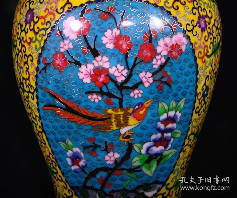 大明宣德年制掐丝珐琅彩花鸟纹梅瓶，高39×28厘米