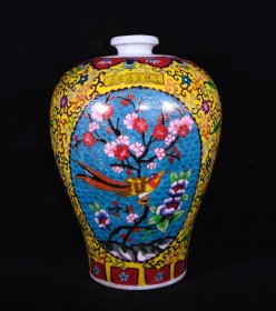 大明宣德年制掐丝珐琅彩花鸟纹梅瓶，高39×28厘米