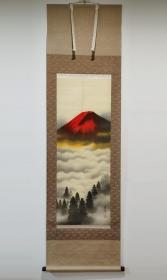 日本回流    秀峰《富士山水》（印刷）绢本立轴（025）