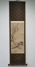 日本回流   日本著名画家 村松以弘（谷文晁弟子） 《鸳鸯梅花》（手绘） 纸本立轴  带木盒