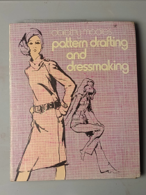 稀缺， 《 Dorothy Moore的图案制图和服装裁剪》大量图录， 1971年出版，