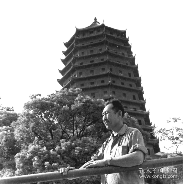 【老底片】杭州六合塔前（81235）