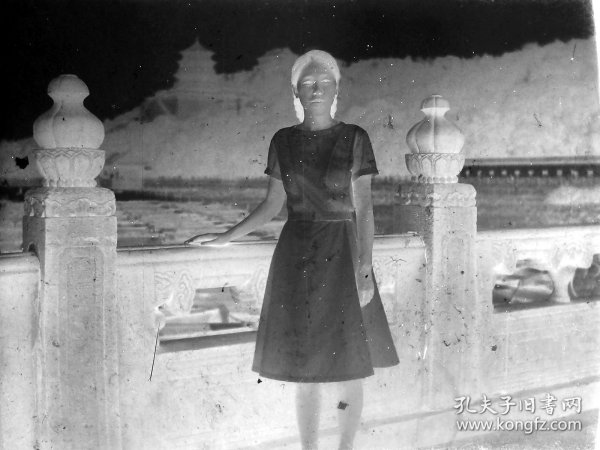 【老底片】北海公园的姑娘（94270）