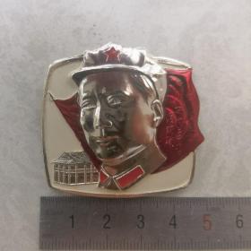红色纪念收藏毛主席像章胸针徽章包老物件4203八角帽