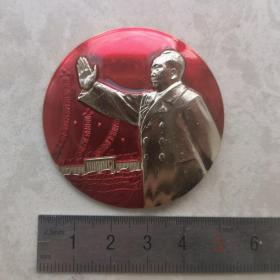 红色纪念收藏毛主席像章胸针徽章包老物件招手挥手