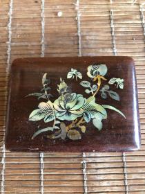 黄花梨镶嵌贝壳木盒