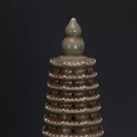 越窑青釉镂空雕刻薄胎瓷