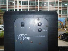 Jamo SW 303E,尺寸：43*33.5*24厘米+ONKYO AV RECEIVER 视听接收器 MODEL NO/ 型号 TX-DS484尺寸：43.5*29*15+Jamo R CENTER 18 尺寸：43*18.5*14.5；音箱组合，三件合售，插电正常通电指示灯亮，包老包真。详见书影。机器很重。放在仓库二楼左