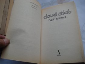 DAVID MITCHELL CIOUD AHAS（32开平装一本，外文原版正版老书。详见书影）放在地下室医学类第2书架上至下第一排