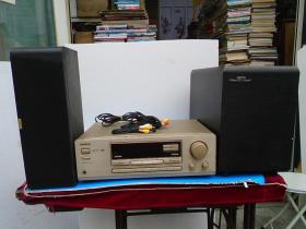 Jamo SW 303E,尺寸：43*33.5*24厘米+ONKYO AV RECEIVER 视听接收器 MODEL NO/ 型号 TX-DS484尺寸：43.5*29*15+Jamo R CENTER 18 尺寸：43*18.5*14.5；音箱组合，三件合售，插电正常通电指示灯亮，包老包真。详见书影。机器很重。放在仓库二楼左