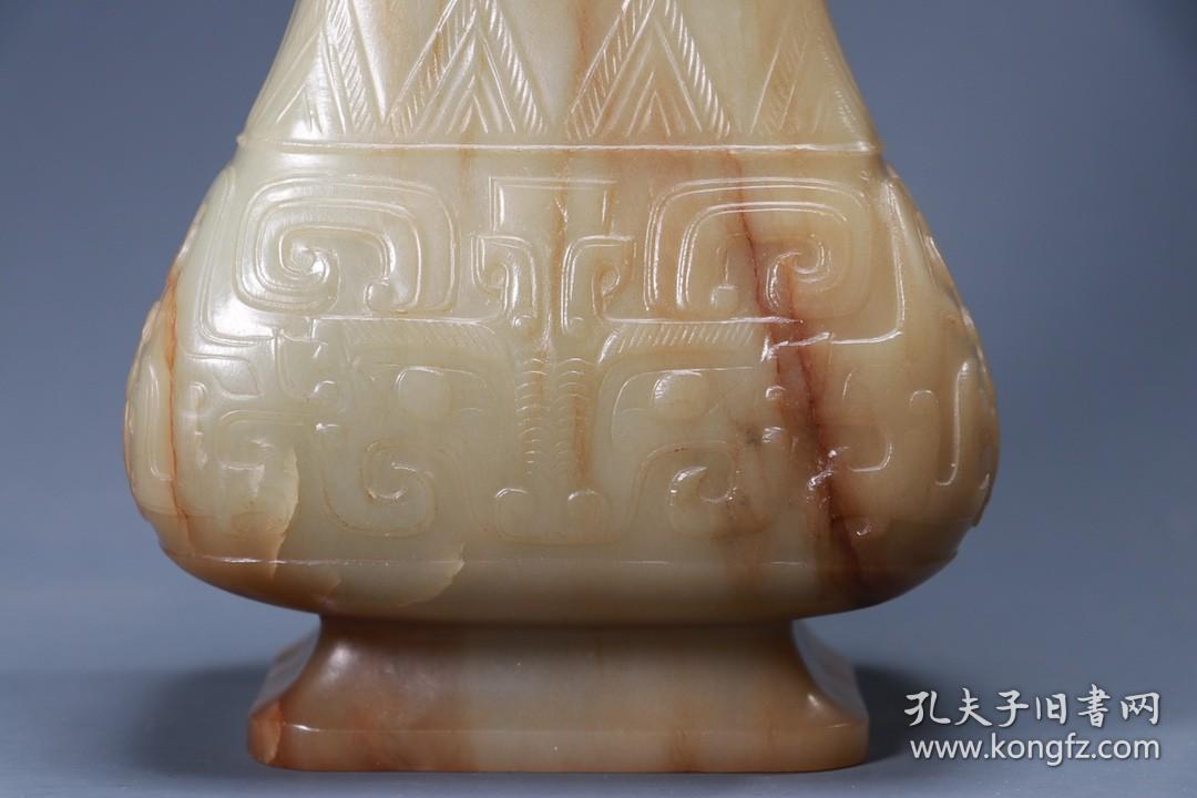 旧藏：和田玉饕餮纹贯耳瓶