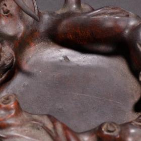 旧藏·紫檀木树纹灵猴笔舔