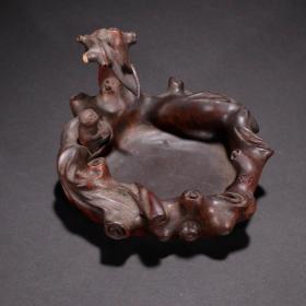 旧藏·紫檀木树纹灵猴笔舔