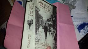 英文福尔摩斯   SHERLOCk HOLMES The Complete Novels and Stories VoⅠume Ⅰ1    SlR ARTHUR CONAN DOYLE编著  美国bantam classics2003 loren d estleman 解说论文10页 厚1059页，根据1887版本新增版，福尔摩斯探险住所秘密3大章32节